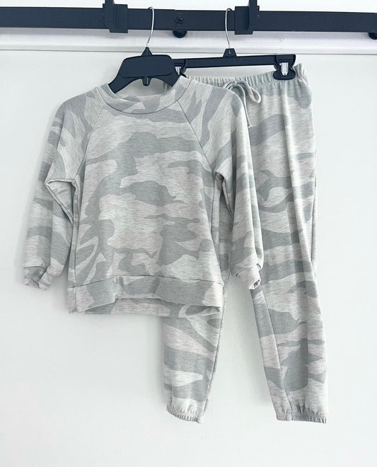 Light camo jogger set